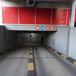 Guest house Dominant With Free Parking For Preregistered Drivers & Garage With Cctv