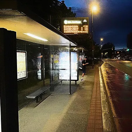 Dominant With Free Parking For Preregistered Drivers & Garage With Cctv Maison d'hôtes 3*