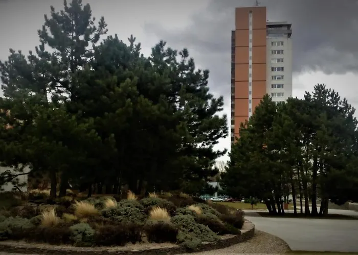 Vendégház Dominant With Free Parking For Preregistered Drivers & Garage With Cctv Pozsony