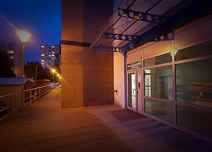 Vendégház Dominant With Free Parking For Preregistered Drivers & Garage With Cctv Pozsony