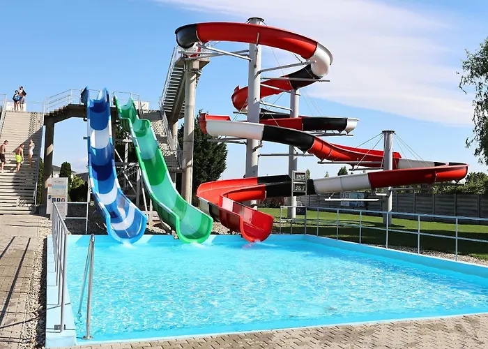 Dominant With Free Parking For Preregistered Drivers & Garage With Cctv 3* Pozsony