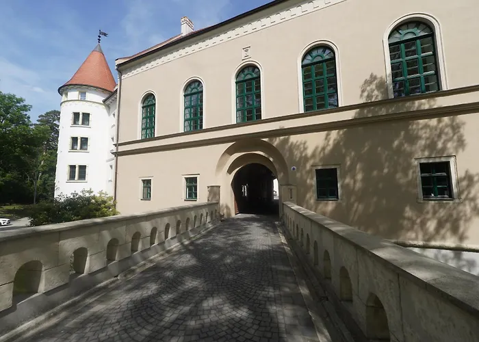 Vendégház Dominant With Free Parking For Preregistered Drivers & Garage With Cctv