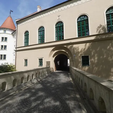 Vendégház Dominant With Free Parking For Preregistered Drivers & Garage With Cctv