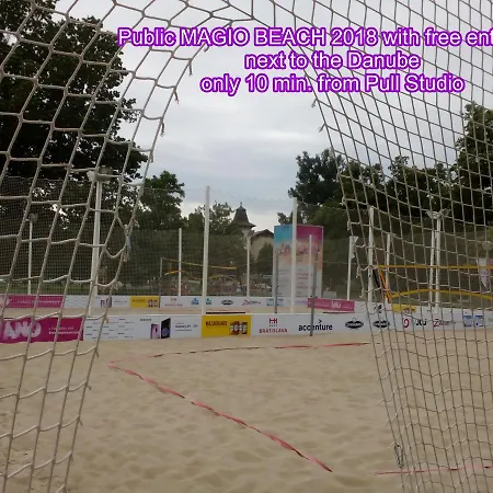 Vendégház Dominant With Free Parking For Preregistered Drivers & Garage With Cctv Pozsony