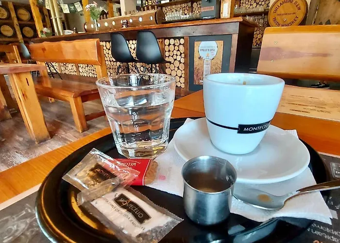 Гостевой дом Dominant With Free Parking For Preregistered Drivers & Garage With Cctv Братислава