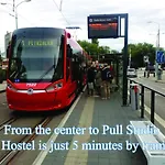 Dominant With Free Parking For Preregistered Drivers & Garage With Cctv 招待所 3*