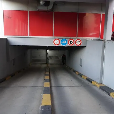 Pensiune Dominant With Free Parking For Preregistered Drivers & Garage With Cctv