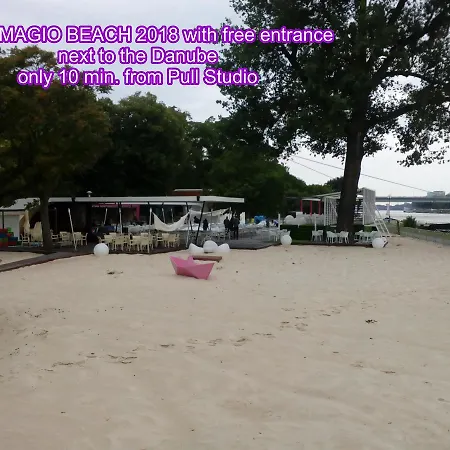 Dominant With Free Parking For Preregistered Drivers & Garage With Cctv 3* Bratislava