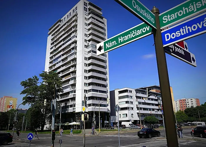 Casa de hóspedes Dominant With Free Parking For Preregistered Drivers & Garage With Cctv 3*